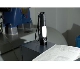 Linterna LED LuxPremium THL 300 de 360 + 240 lm