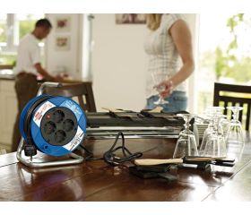 Enrollacables Garant® compacto IP20 H05VV-F 3G1,5 para uso doméstico