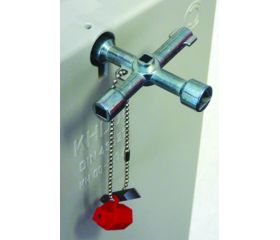 Llave universal para armarios eléctricos y cuadros de control