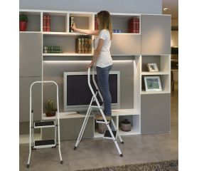 Mini escalera de acero con estribo Superstep