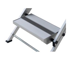 Taburete profesional plegable de aluminio EN 14183 con barandilla y ruedas