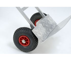 Carretilla aluminio ruedas neumáticas y pala fija (250 kg)
