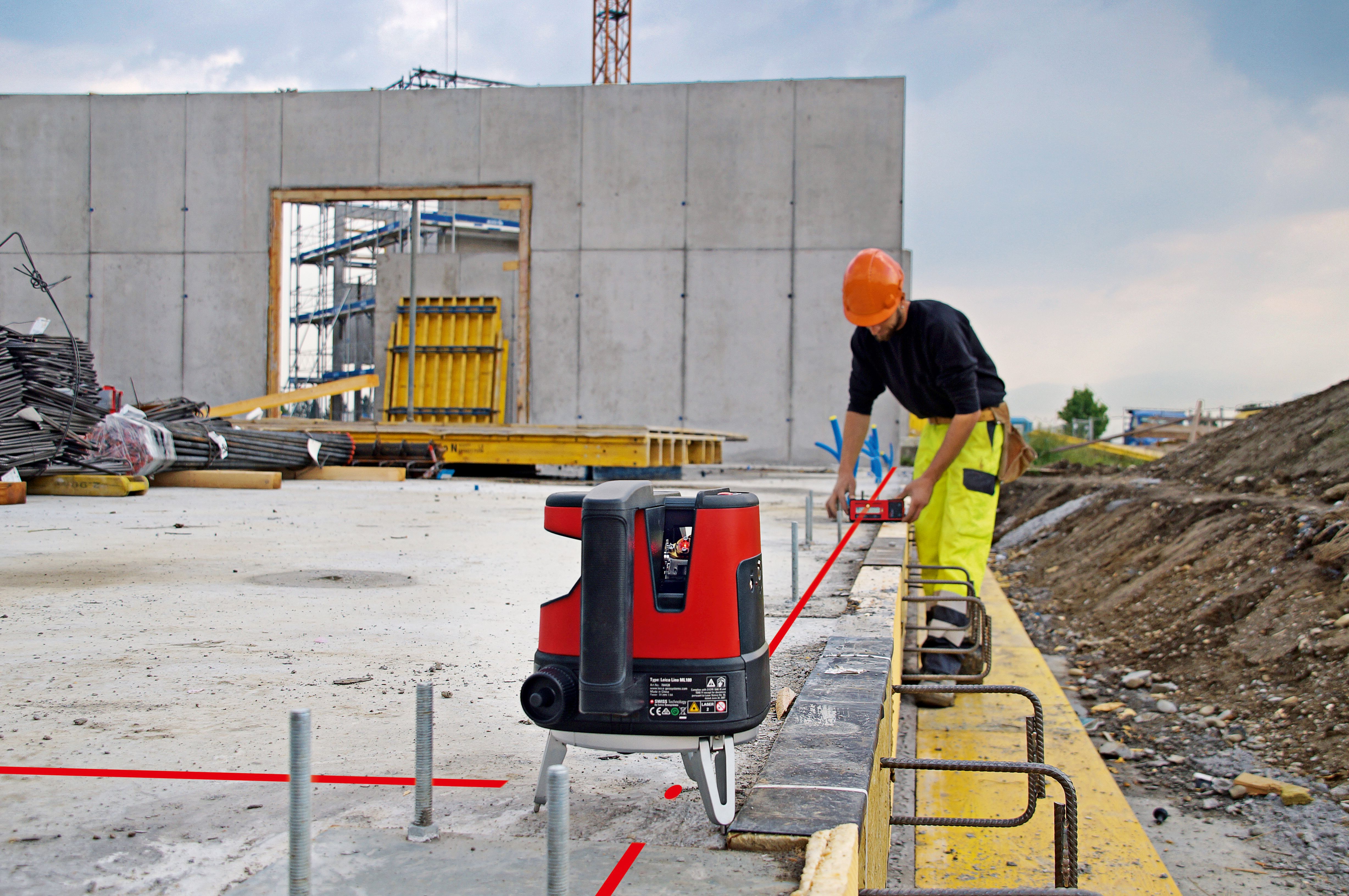 Nivel láser de líneas robotizado Lino ML180