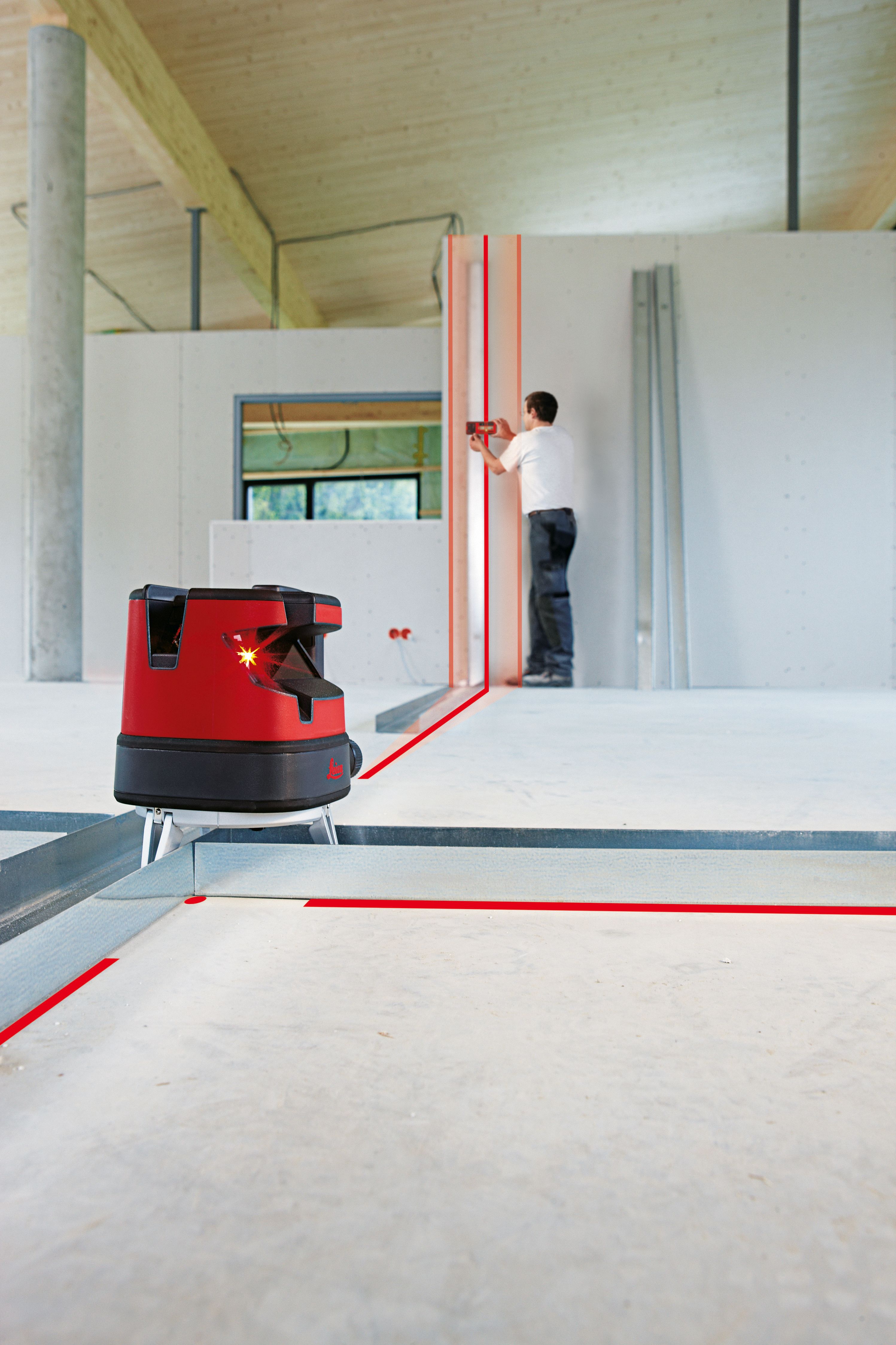 Nivel láser de líneas robotizado Lino ML180