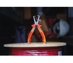 Alicate pelacables Serie 49 VDE