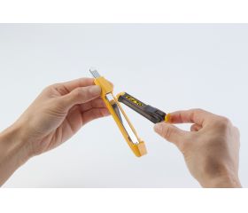 Cúter de bloqueo automático con contendor de cuchillas usadas DA-1