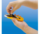 Cúter de seguridad mango Comfort Grip con retracción de cuchilla semi automática SK-5