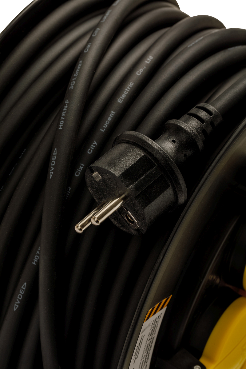 Enrollacables profesional 4 tomas Schuko estándar, cable H07RN-F 3G1,5mm2