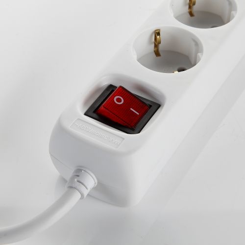 Base Múltiple Con Interruptor 3, 5 o 6 Enchufes Y 2 Usb, Cable 3X1,5 1,4 Metros ALYCO