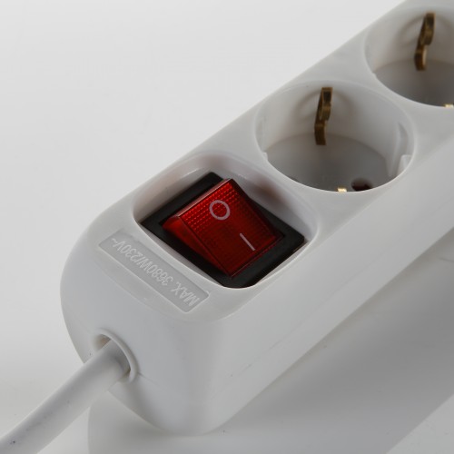 Base Múltiple Con Interruptor 3, 4, 5 o 6 Enchufes Con Cable 3X1,5 Y 1,4 o 3 Metros ALYCO