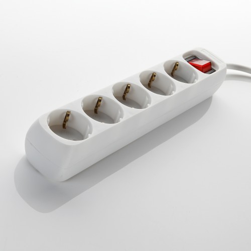 Base Múltiple Con Interruptor 3, 4, 5 o 6 Enchufes Con Cable 3X1,5 Y 1,4 o 3 Metros ALYCO