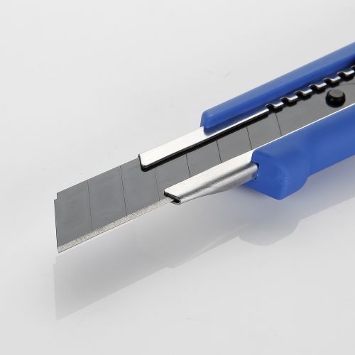 Cutter Cuchilla Sk2H Fragmentable 18 Mm Botón Deslizable ALYCO