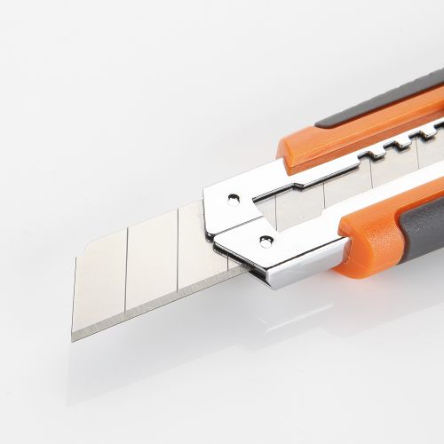 Cutter De Cuchilla Fragmentable De 18 Mm Con Guía Métalica ALYCO ORANGE