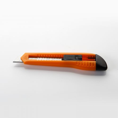 Cutter De Cuchilla Fragmentable De 18 Mm Con Guía De Plástico ALYCO ORANGE