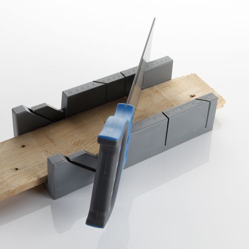 Juego Serrucho De Costilla Y Caja De Ingletear De Plástico ALYCO