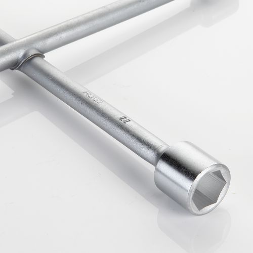 Llave En Cruz Soldada Para Ruedas ALYCO
