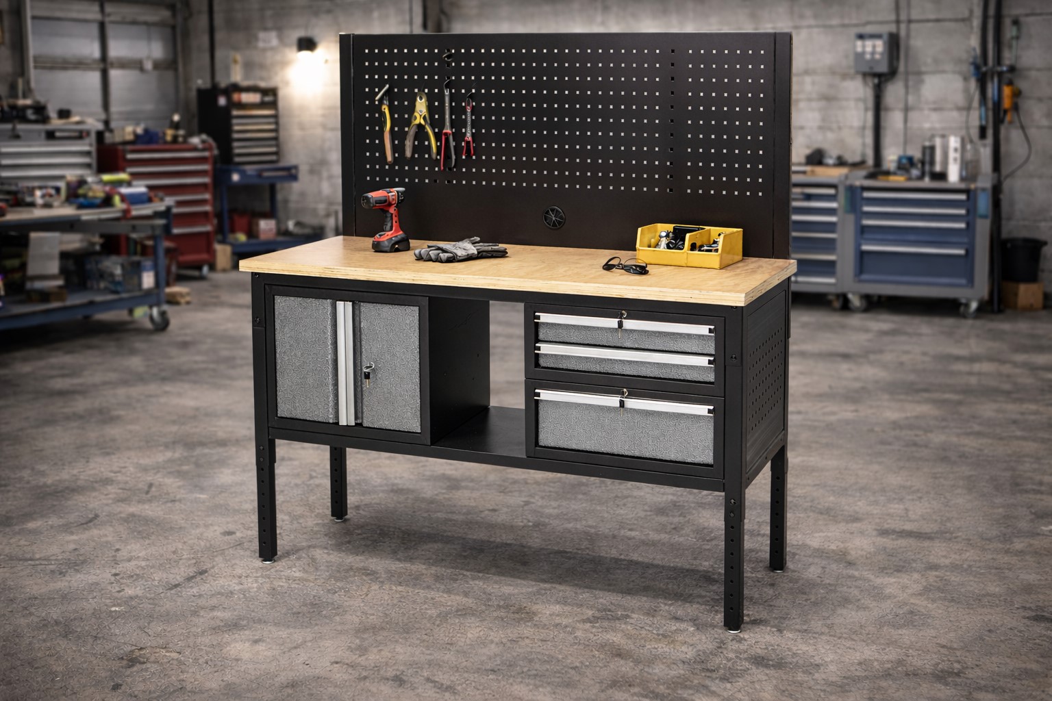 Mesa de trabajo C/Panel performado y 3 módulos 1520mm ALYCO