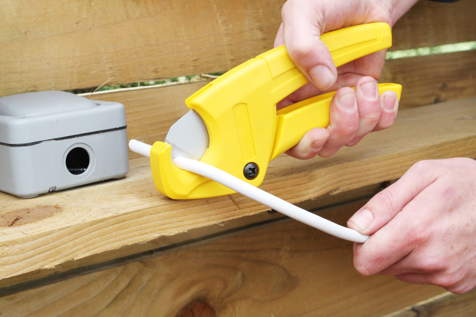 Tijeras para tubos de plástico 28mm