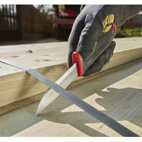 Cuchillo FatMax® de acero al carbono