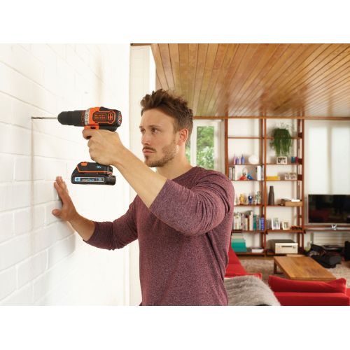 BDCHD18KST-QW - Taladro Percutor 18V 1.5Ah con batería Smart Tech,  cargador 400mA y maletín