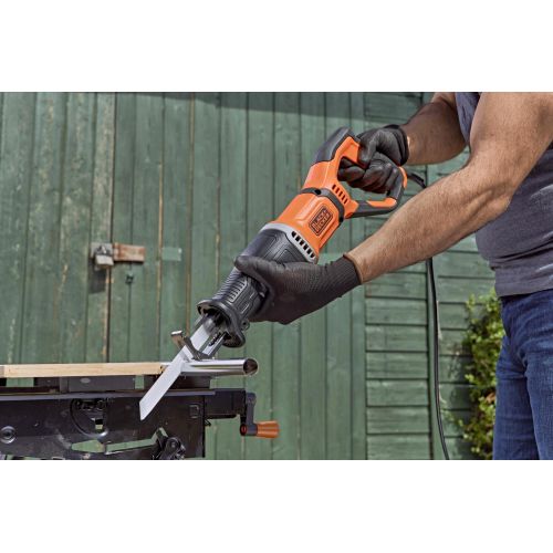 BES301-QS - Sierra Sable 750W con accesorio para podar y 2 hojas