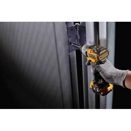 DCF801D2-QW Atornillador de Impacto sin escobillas XR 12V Li-Ion 2Ah