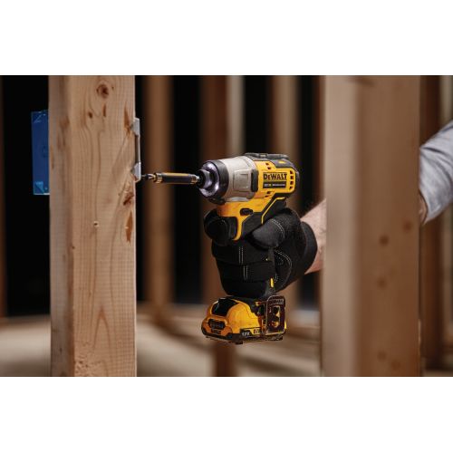DCF801D2-QW Atornillador de Impacto sin escobillas XR 12V Li-Ion 2Ah