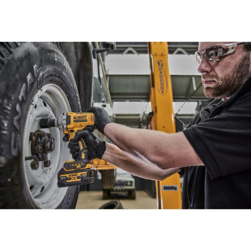 DCF891NT-XJ Llave Impacto sin escobillas XR 18V 1/2