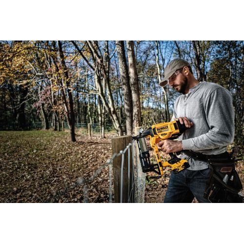 DCFS950P2-QW Grapadora de Cercas sin escobillas XR 18V Li-Ion 5Ah