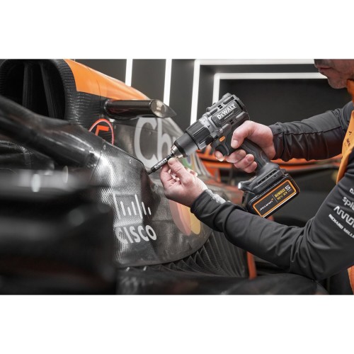 DCK200MP2T-QW - KIT McLaren XR 18V = DCD85M Taladro Percutor + DCF85M Atornillador Impacto + 2 baterías Li-Ion 5Ah + maletín TSTAK