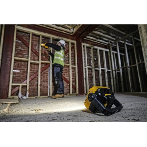 DCL077-XJ - Luz LED compacta XR 18V/12V sin cargador/batería