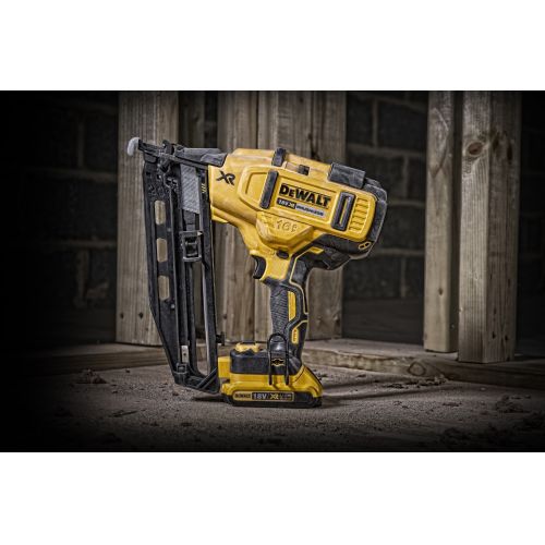 DCN660D2-QW - Clavadora de Acabado sin escobillas XR 18V