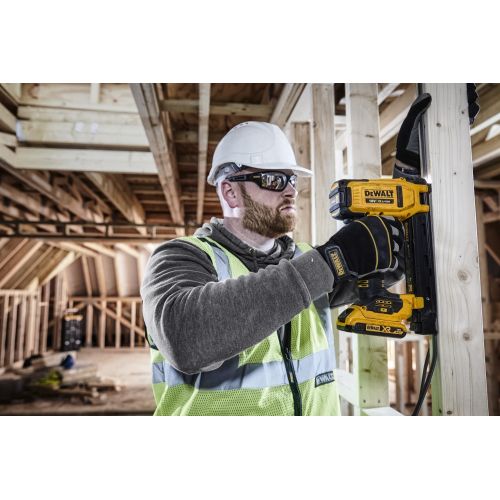 DCN701D2-QW - Grapadora de Electricistas sin escobillas XR 18V Li-Ion 2,0Ah