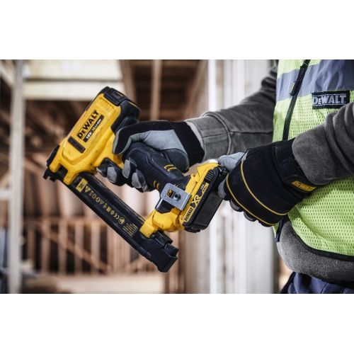 DCN701D2-QW - Grapadora de Electricistas sin escobillas XR 18V Li-Ion 2,0Ah