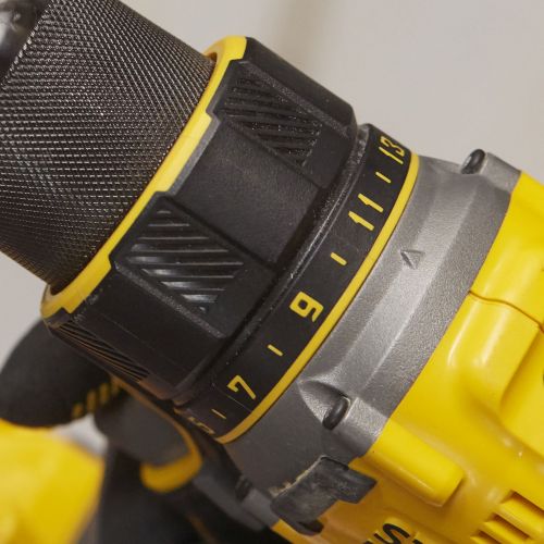 Taladro Atornillador BRUSHLESS V20 18V 80Nm con 2 baterías Li-Ion 2Ah
