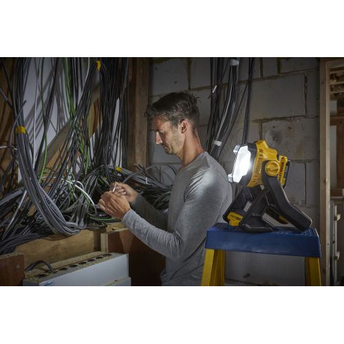 Luz de Área V20 Li-Ion 18V sin cargador/batería