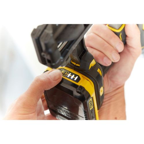 Clavadora de Acabados V20 Li-Ion 18V 16Ga sin batería/cargador
