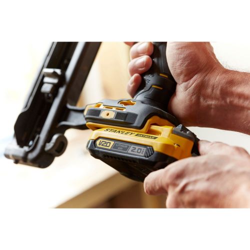 Clavadora de Acabados V20 Li-Ion 18V 16Ga con 2 baterías Li-Ion 2Ah, cargador 2A y maletín