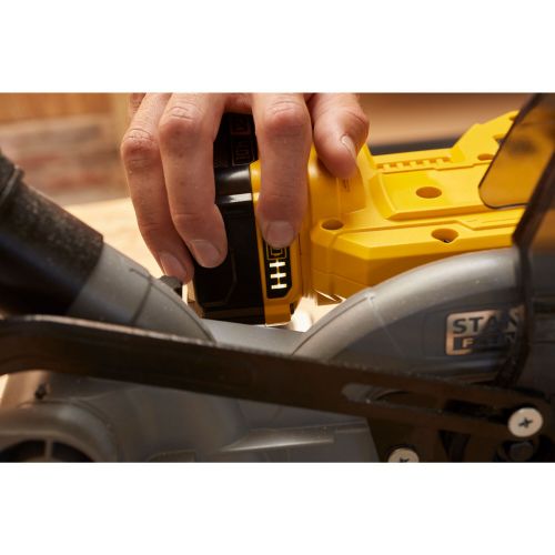 Ingletadora V20 Li-Ion 18V con 1 hoja 190x16mm TCT 40D, 1 batería 4Ah Li-Ion y cargador 2A