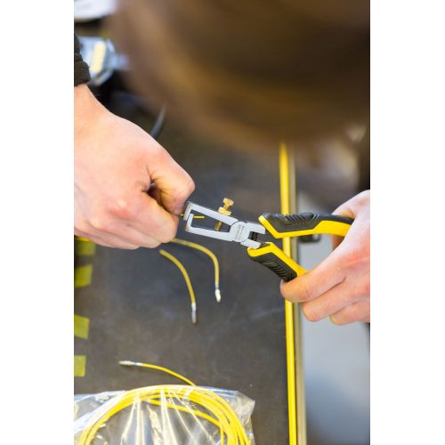 Alicate Control Grip pelacables 150mm