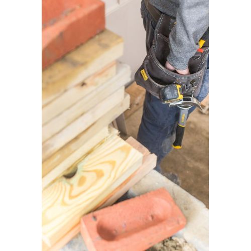 Bolsa para clavos con soporte para martillo