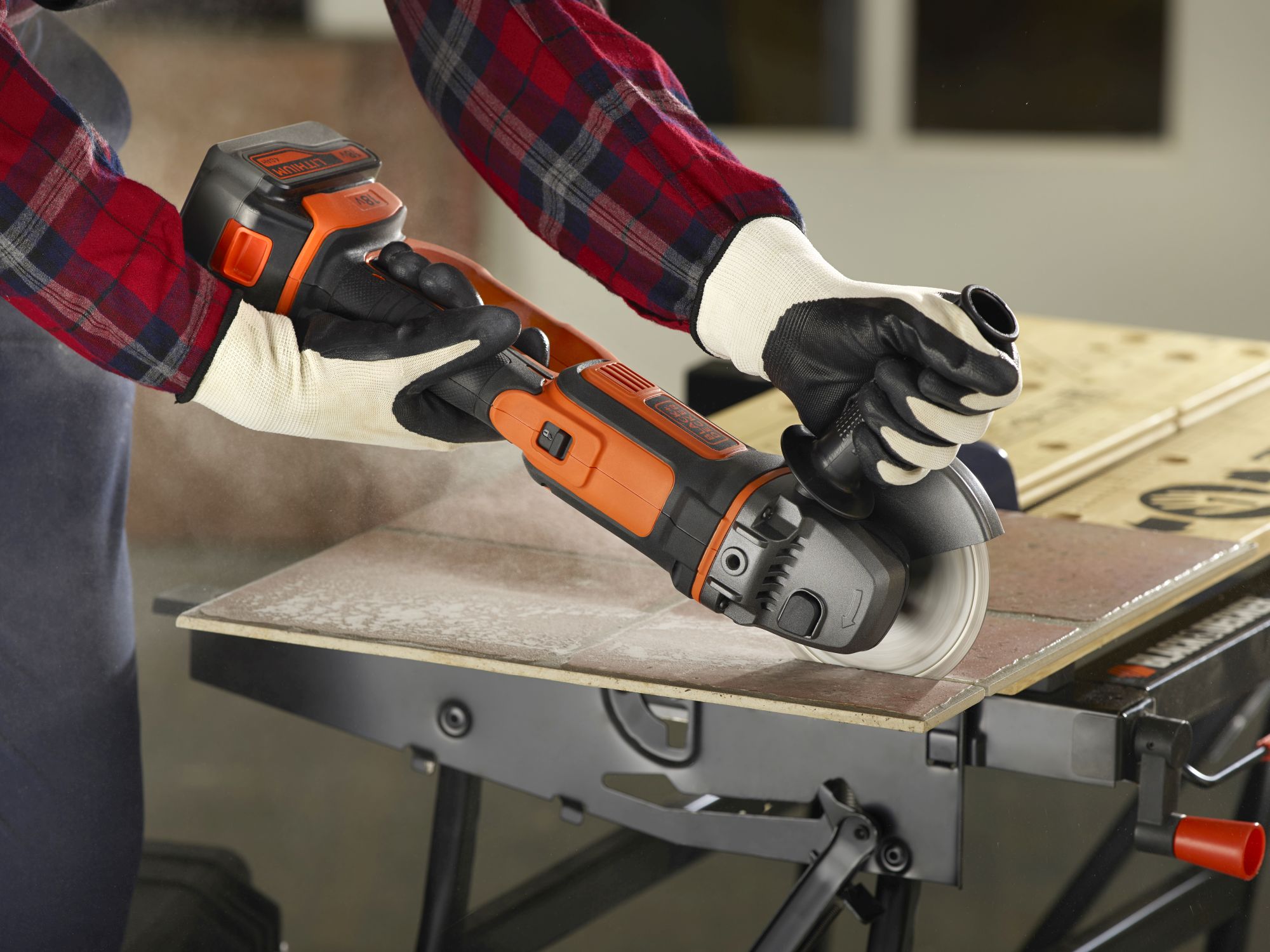 BCG720M1-QW - Amoladora 18V 125mm con 1 batería 4,0Ah