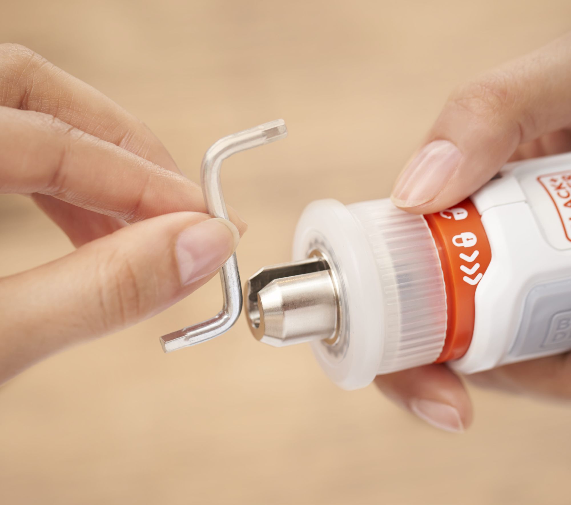 BCRTA01-XJ - Atornillador Monta-muebles