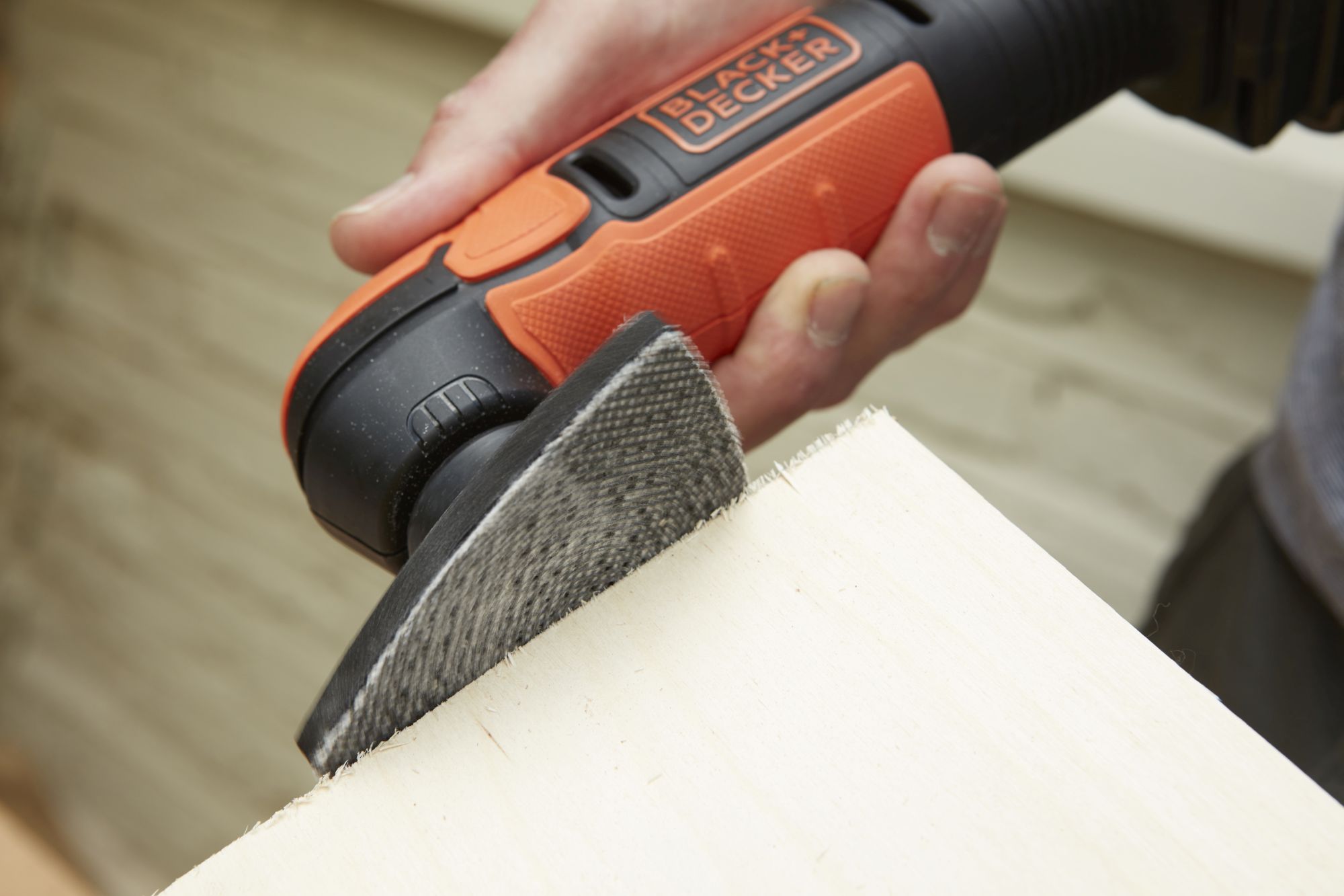 BDCDS12N-XJ - Lijadora de detalle 12V SIN batería/cargador