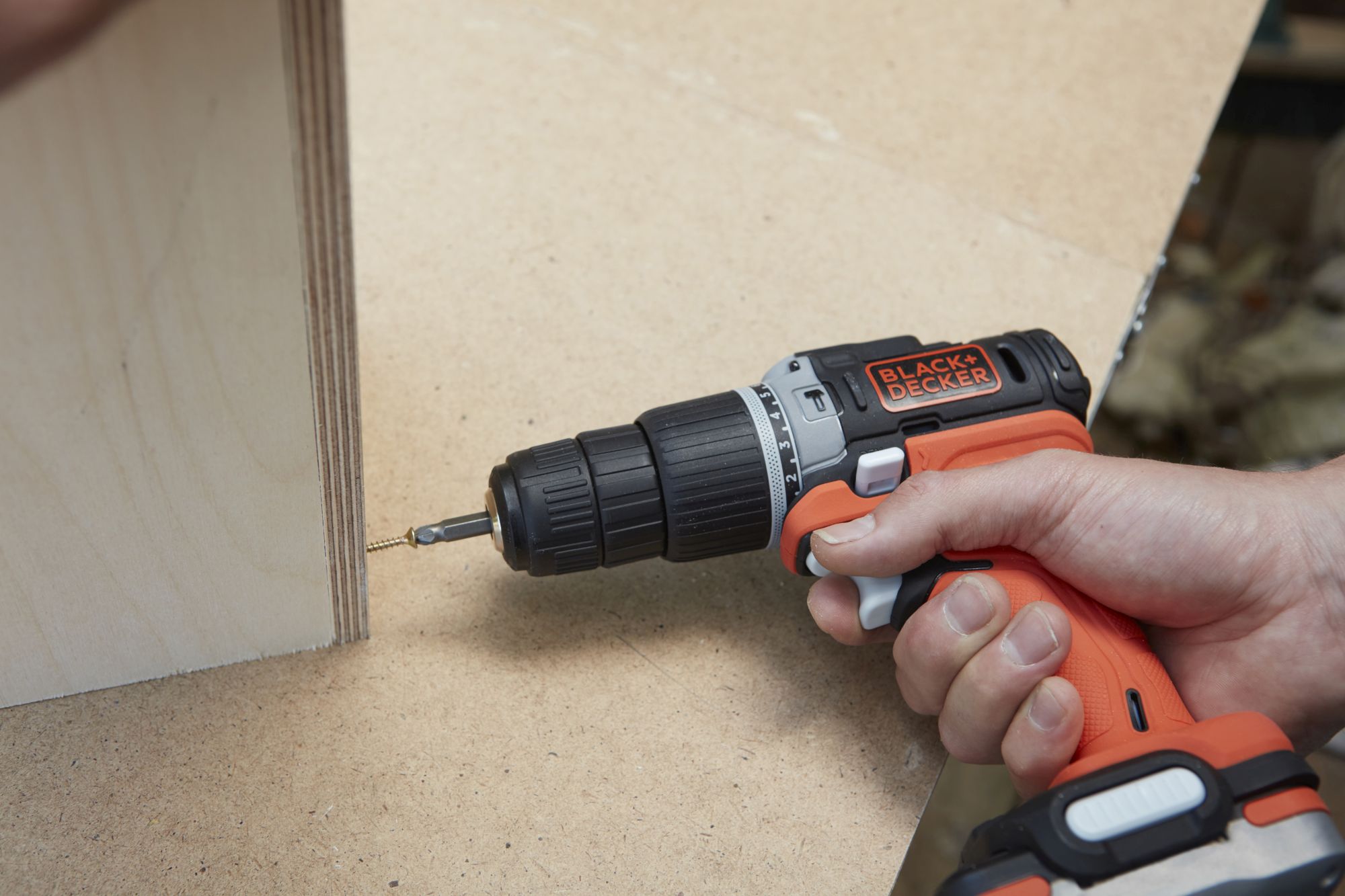 BDCHD12S1-XJ - Taladro Percutor 12V con batería 12V USB