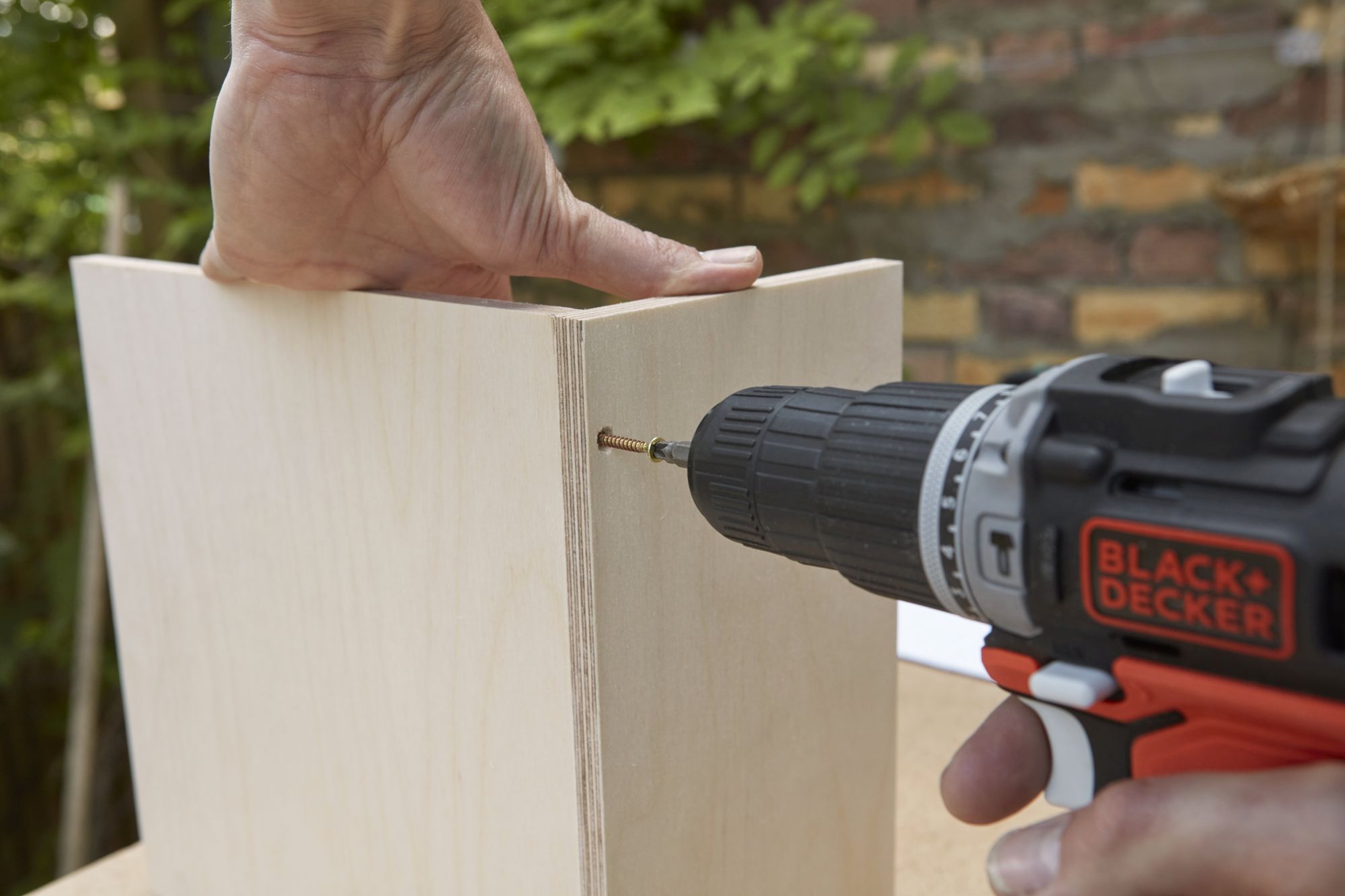 BDCHD12S1-XJ - Taladro Percutor 12V con batería 12V USB