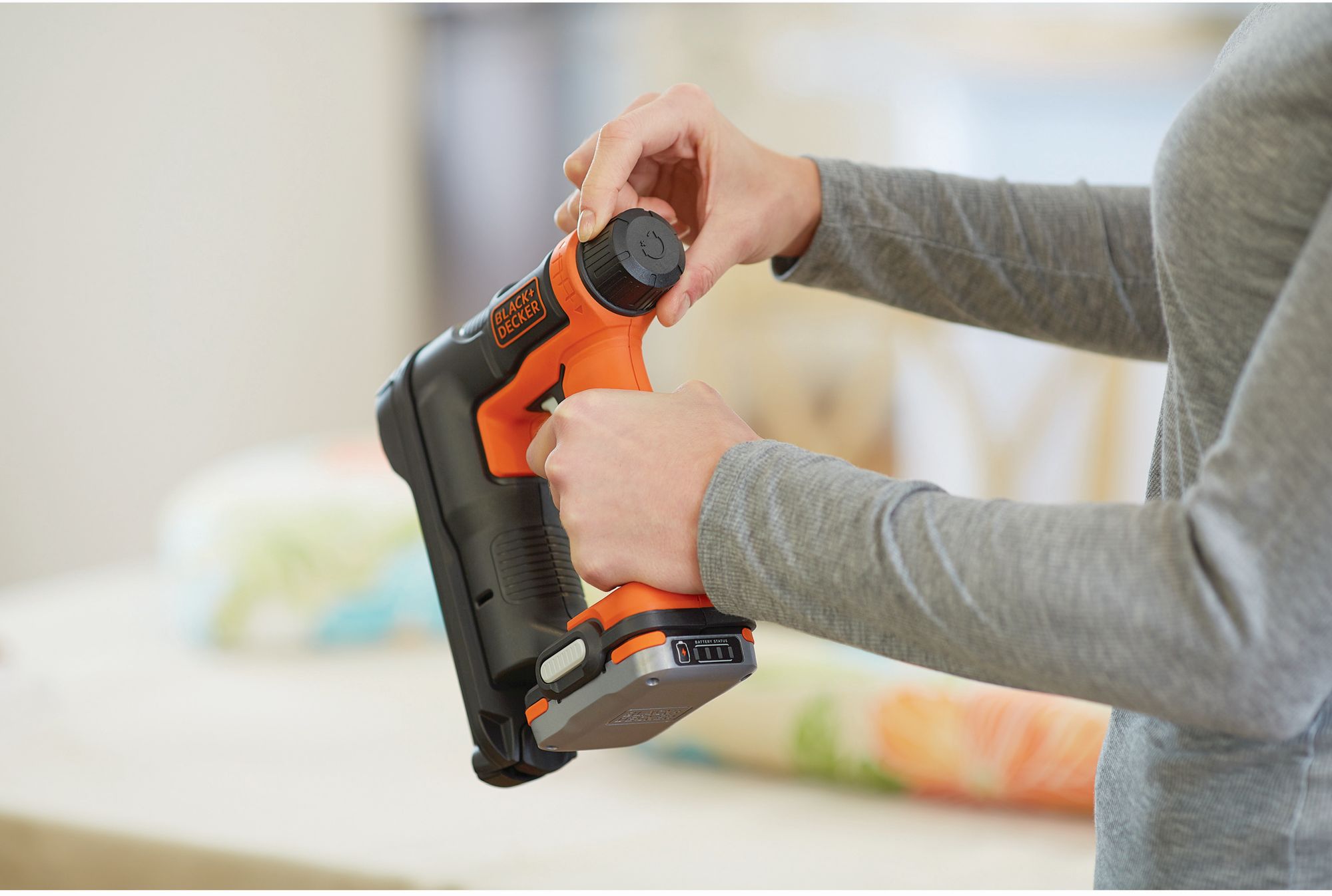 BDCT12N-XJ - Grapadora/Clavadora 12V SIN batería/cargador