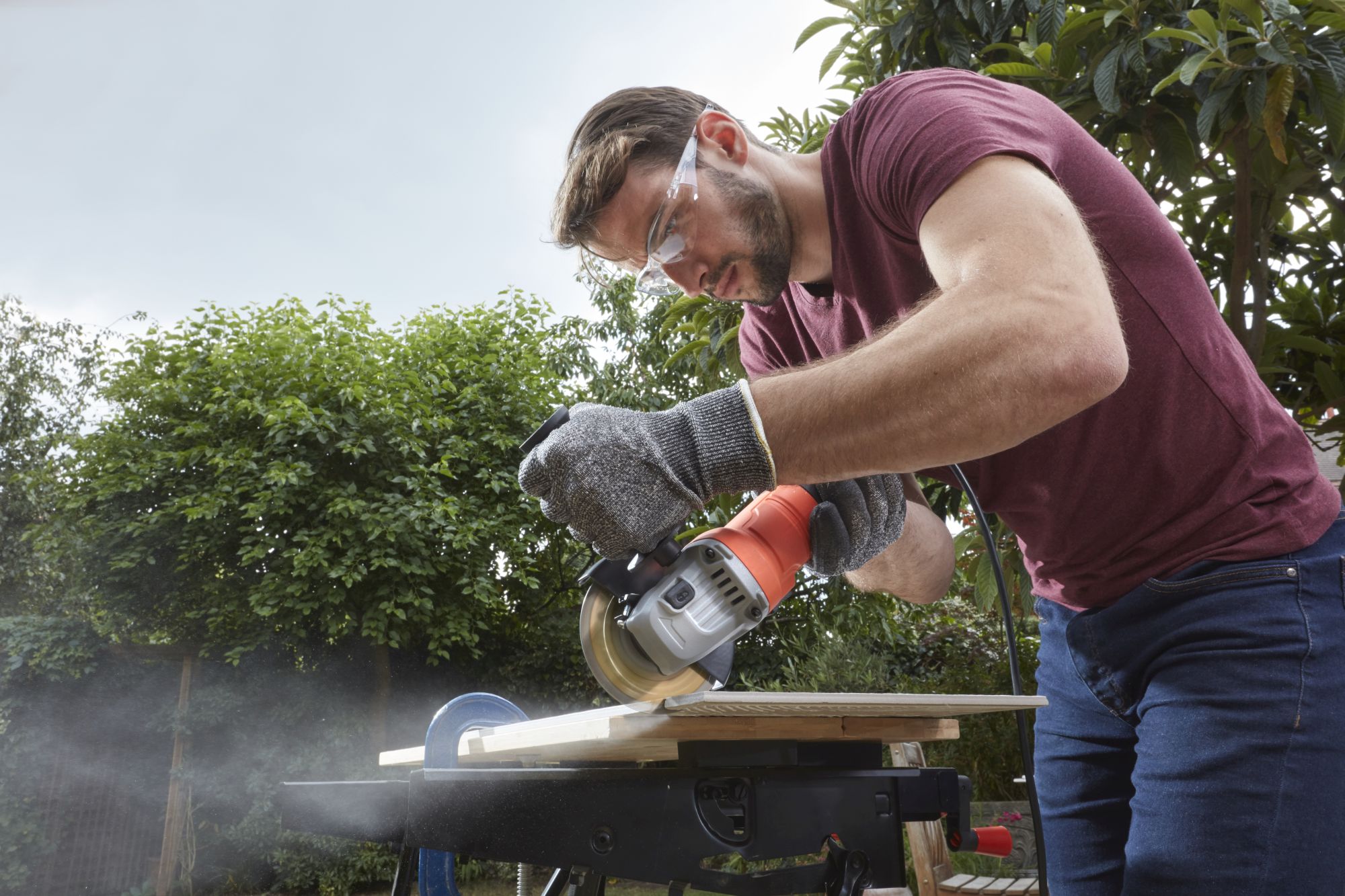 BEG010-QS - Mini-Amoladora 710W 115mm