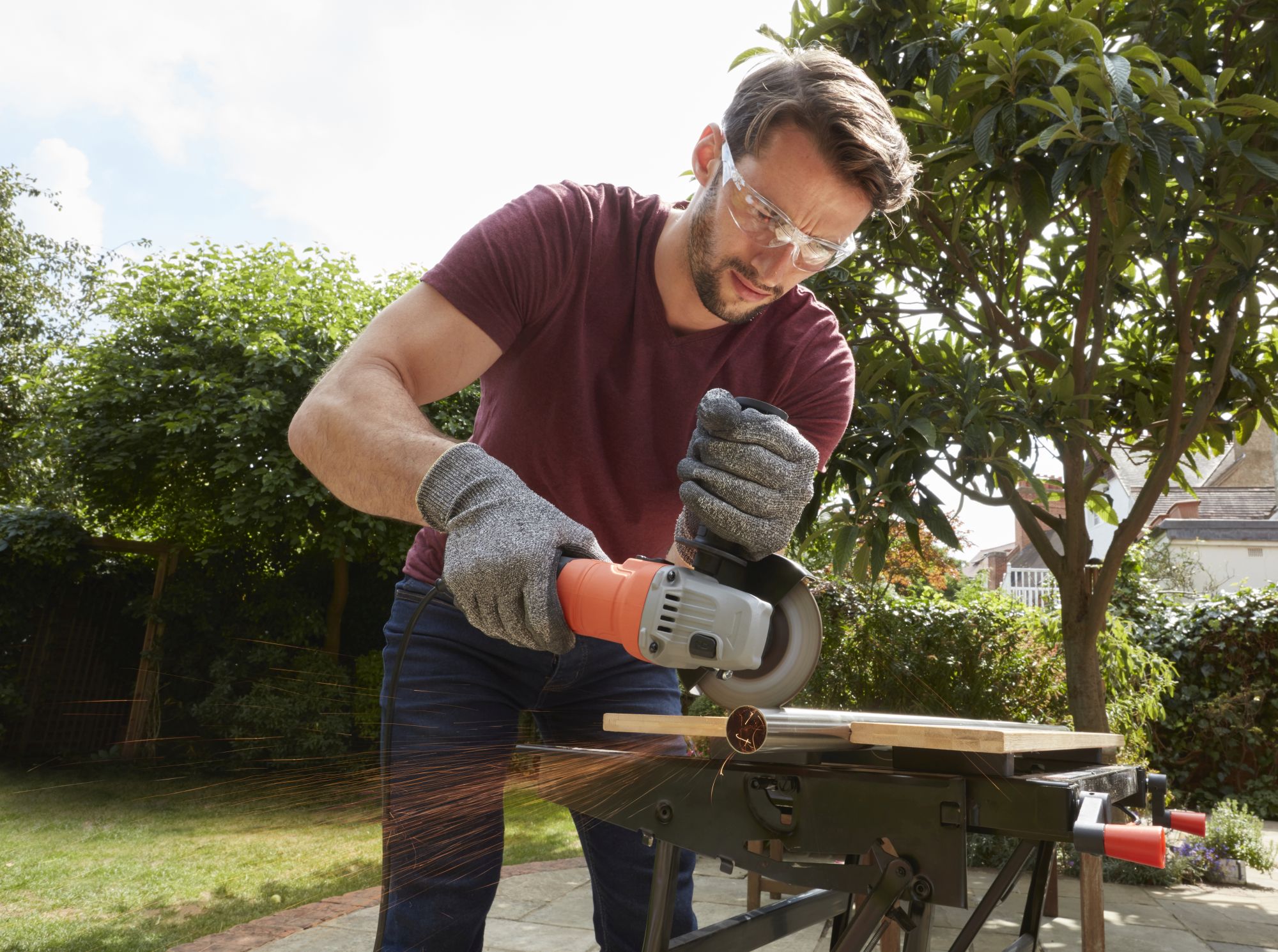 BEG010-QS - Mini-Amoladora 710W 115mm