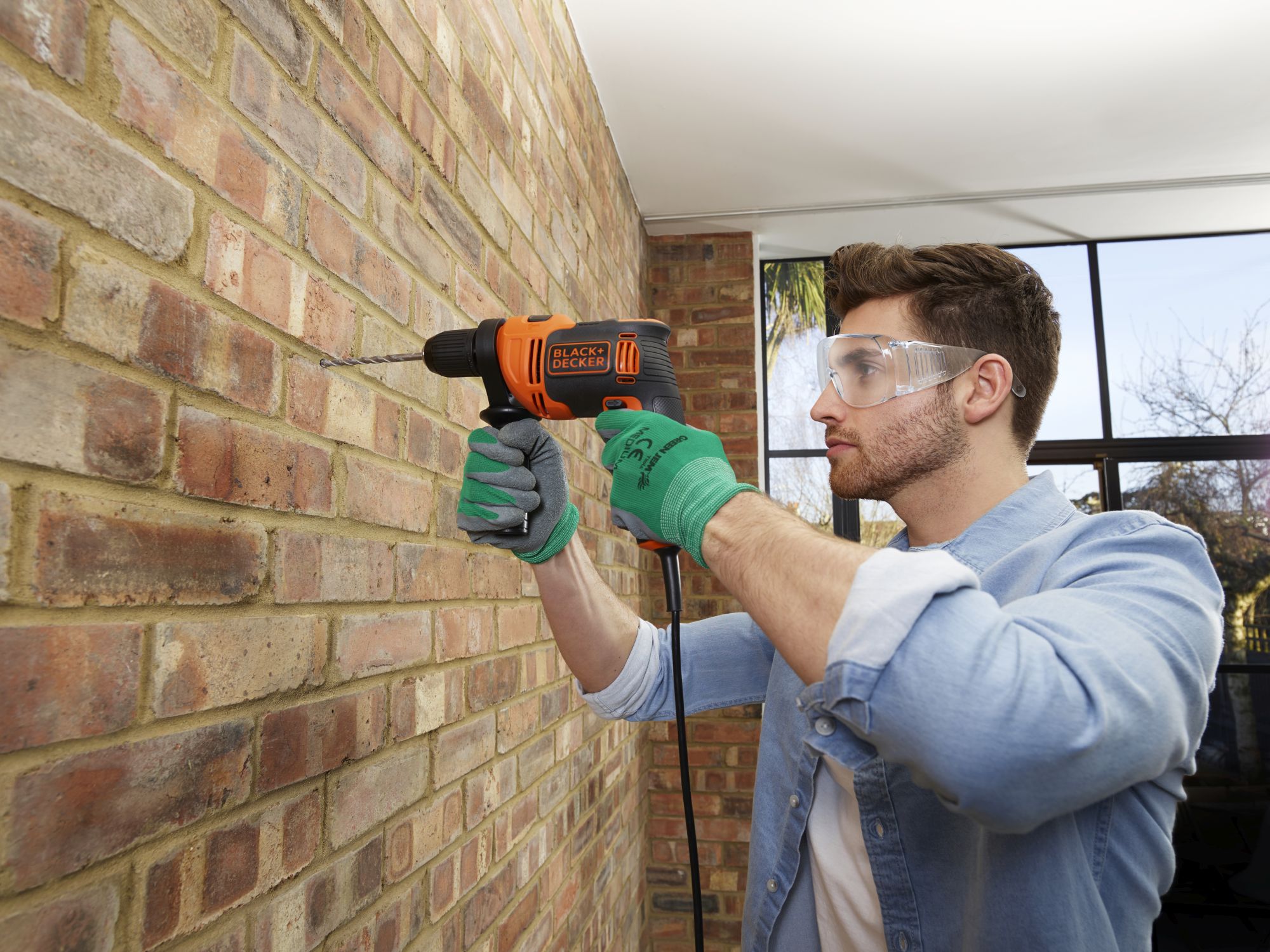 BEH710-QS - Taladro Percutor 710W